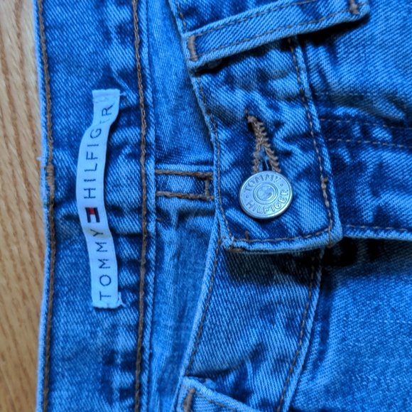 Tommy Hilfiger denim shorts - Picture 3 of 7